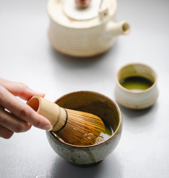 What are the basic teawares used in a traditional matcha ceremony?